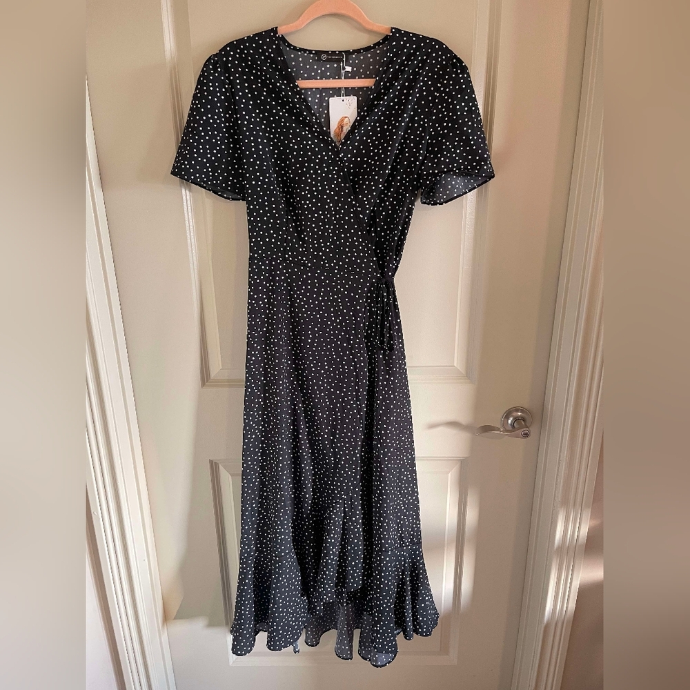 Pretty Garden polkadot wrap dress